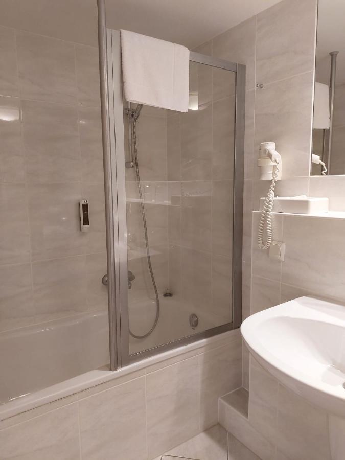Hotel Goldener Stern St. Ingbert Eksteriør billede